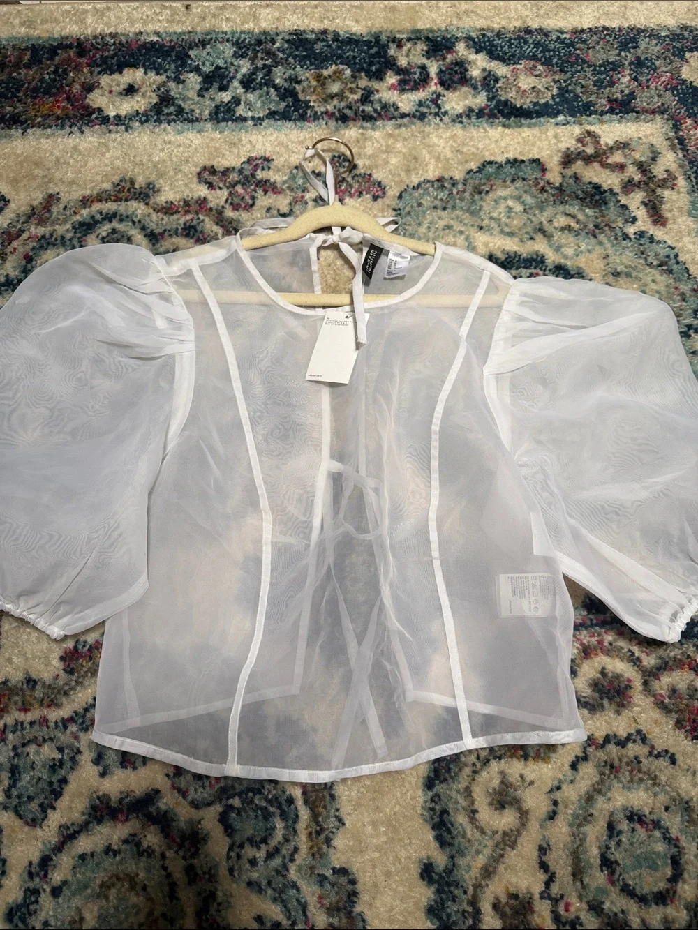 NWT H&M Sheer Puff Sleeve Crop Top - White size Medium - Picture 3 of 5